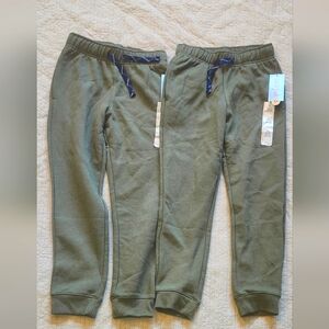 Cat& Jack Boys Army Green pull on joggers sweat pant Size s( 6/7) NWT